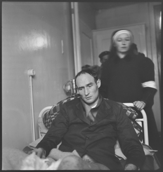 Spanischer Bürgerkrieg, Rückführung von verletzten Militärpersonen [abgebildet in der Reportage «Heimkehr aus Spanien» in: Schweizer Illustrierte Zeitung, 28. Dezember 1938; und in «Rückkehr vom Ebro», in: Aufstieg, 20. Januar 1939]