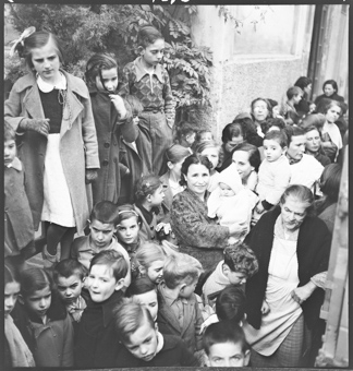 Spanischer Bürgerkrieg, Versorgung von Auslandschweizern mit Lebensmitteln und Hilfsgütern [gehört zur Reportage «750 Landsleute erhalten zu Essen», in: Berner Woche, 17. Dezember 1938]