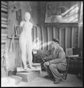 Aristide Maillol in seinem Atelier in Banyuls-sur-Mer, Südfrankreich [gehört zur Reportage «Aristide Maillol», in: Schweizer Illustrierte Zeitung, 1. April 1942]