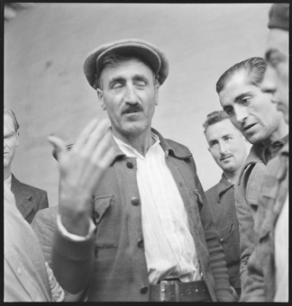 Spanischer Bürgerkrieg, Rückführung von  Militärpersonen [gehört zur Reportage «Die Schweizer Kämpfer der Internationalen Brigade wartend in Katalonien auf die Heimkehr» in: Zürcher Illustrierte, 16. Dezember 1938]