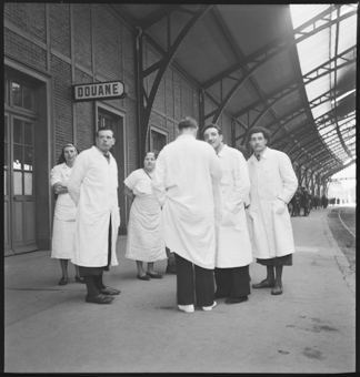Ärzte auf dem Bahnsteg