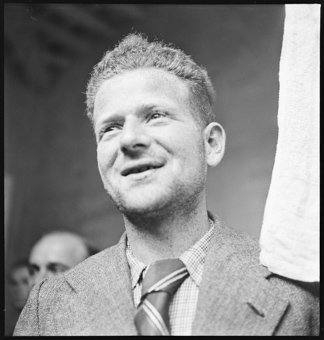 Spanischer Bürgerkrieg, Rückführung von  Militärpersonen [gehört zur Reportage «Die Schweizer Kämpfer der Internationalen Brigade wartend in Katalonien auf die Heimkehr» in: Zürcher Illustrierte, 16. Dezember 1938]