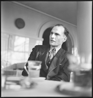Rodolfo Olgiati in einem Gespräch