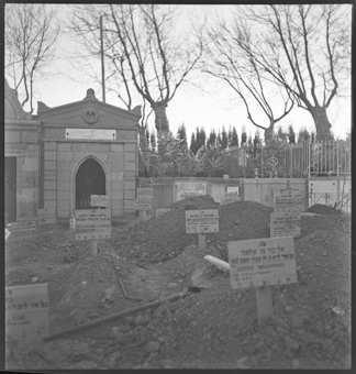 Friedhof von Rivesaltes mit jüdischen Grabschildern
