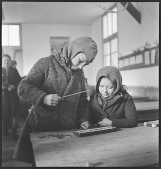 Zweiter Weltkrieg, französisches Internierungslager in Rivesaltes [abgebildet in der Reportage «Das Zeitalter des Fortschritts, Die Hölle auf Erden», in: Der Aufstieg, 5. Juni 1942]