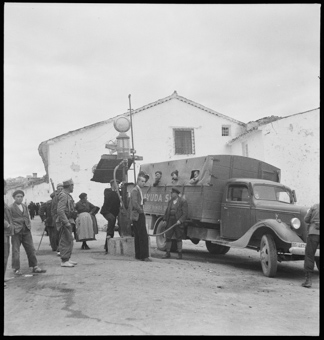 Lastwagen der «Ayuda Suiza» auf der Fahrt zwischen Madrid und Valencia