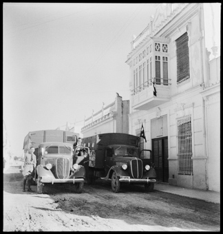 Lastwagen der «Ayuda Suiza» auf der Fahrt zwischen Madrid und Valencia
