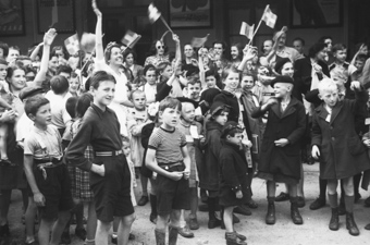 Zweiter Weltkrieg, «Schweizer Hilfe»-Aktion für französische Flüchtlingskinder [gehört zur Reportage «Wahrhaftige Hilfsbereitschaft», in: Aufstieg, 18. September 1942]