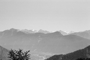 Les Marécottes,  Pierre Avoi depuis les Granges sur Salvan