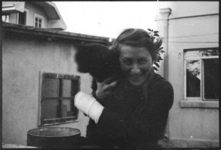 Türkei, Ankara: Menschen; Frau mit Katze