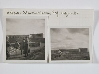 Ankara: Innenministerium, Prof. HolzmeisterTürkei: Der oesterreichische Architekt Prof. Holzmeister, der das Haus von Kemal Atatürk u. fast alle Regierungsgebäude in Ankara erbaut hat, besichtigt eines der im Bau befindlichen Ministerien (1933/34). Holzmeister, jetzt in Istanbul, ist der berühmteste ausländische Architekt in der Türkei.