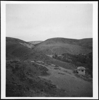Türkei, Ankara: Landschaft; Hügelige Landschaft mit Haus