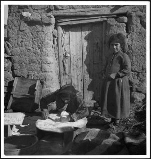 Frauen bei der Herstellung von Nudeln | R XIV 2