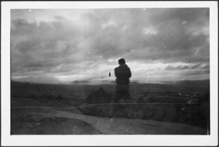 Türkei, Göreme: Landschaft; Fotograf vor Felsenlandschaft