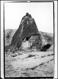 Taubenschlag in einem Felsblock in Göreme, angelegt von den christl. Einsiedlern, die die Höhlen bis zum XIII Jahrh. bewohnten