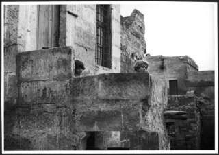 Kaiserie: Kinder in den Ruinen | L IX 17