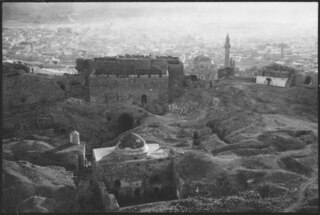 Syrien, Aleppo: Zitadelle; Zitadelle, Hintergrund Stadtansicht Aleppo