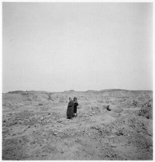 Irak, Babylon: Landschaft mit Kindern; Kinder aus der Ferne