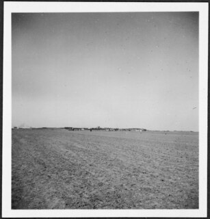 Irak: Landschaft; Landschaft mit Bauten in ferner Weite