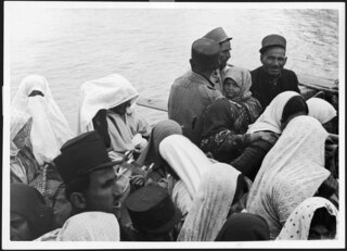 Persien, Meshed-i-Sehr (Meshed-i-Sahr): Fischerei (Lokalisierung unsicher); Menschen auf einem Boot