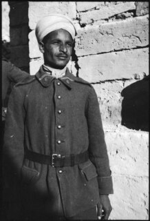 Persien: Porträt Mann; Porträt eines Mannes in Uniform und mit Turban