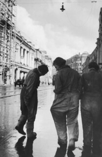 Russland, Moskau: Strassenszene; Arbeiterinnen in den Strassen von Moskau