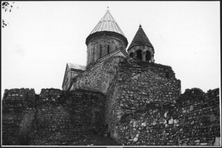Georgien, Grusinische Heerstrasse (Georgische Heerstrasse): Kirche; Festungskirche in Ananur