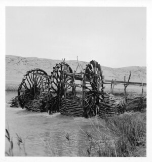 Irak: Wasserschöpfräder (Lokalisierung unsicher); Wasserschöpfräder (Norias) an der Grenze zwischen Irak und Syrien