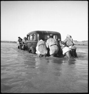 Irak, Mossul: Grosse Zab; Durchquerung des Flusses mit dem Automobil