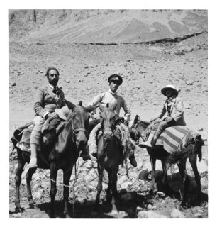 Persien, Elburs-Gebirge (Elburz): Camp; Drei Männer auf ihren Pferden