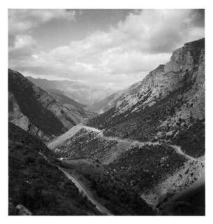 Persien, Schalus-Pass (Chalus Strasse) im Elburs-Gebirge (Elburz): Landschaft; Blick ins Tal