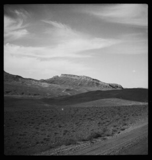 Persien: Landschaft; Berge, aufgenommen auf der Fahrt von Isfahan nach Schiraz (Schiras)