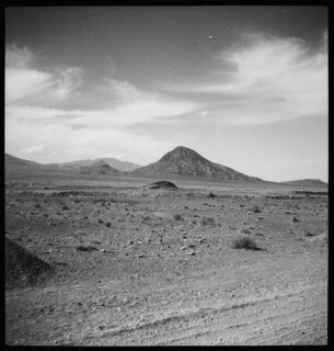 Persien: Landschaft; Berge, aufgenommen auf der Fahrt von Isfahan nach Schiraz (Schiras)