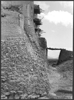 Persien, Jesdegad (Jäz-de-chast, Jesdichast): Siedlung; Stadttor und Zugbrücke der befestigten Stadt