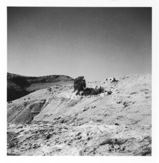 Persien, Schiraz (Schiras): Landschaft; Karge Landschaft mit Einsiedelei