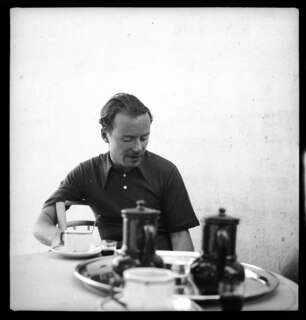 Mai, Juni 33: Lavandou, Spanien, Paris [Legende auf Umschlag]