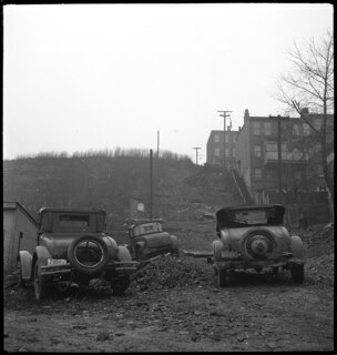 USA, Cincinnati/OH: Häuser; Autos, im Hintergrund Häuser