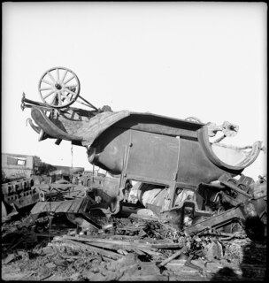 Autofriedhof in Athens, Tennessee [Legende auf separatem Umschlag]