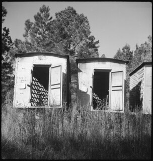 USA, Harris County/GA: Gefängnis; Kleine vergitterte Hütten (Cages)