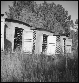 USA, Harris County/GA: Gefängnis; Kleine vergitterte Hütten (Cages)