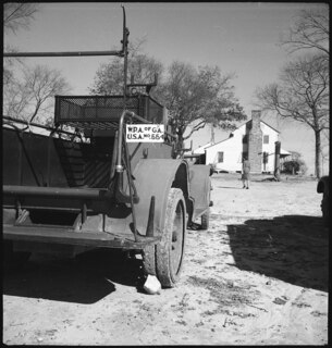Pine Valley Project (Georgia) | Selbständige Farmer pflanzen Kartoffeln, Obst u. Kohl statt Baumwolle. [Legende auf separatem Umschlag]