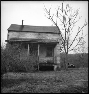 USA, Shenandoah/VA: Haus; Altes Holzhaus mit überdachter Veranda
