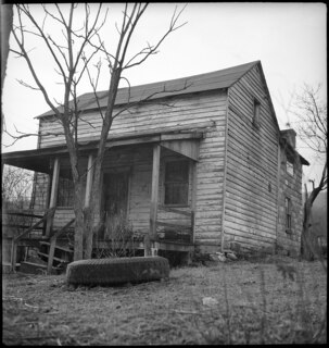 USA, Shenandoah/VA: Haus; Altes Holzhaus mit überdachter Veranda