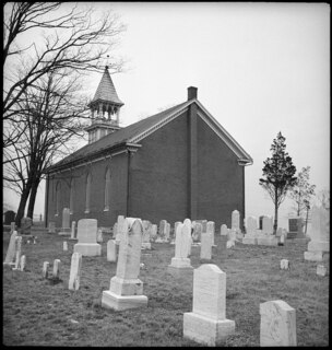USA, Shenandoah Valley/VA: Kirche (Lokalisierung unsicher); Friedhof mit kleiner Kirche