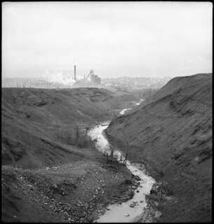 Vor Pittsburgh: | Kohle! - in den Kohlenfeldern der Frick Coal Co. - bei Mount Pleasant, Pennsylvania [Legende auf separatem Umschlag]