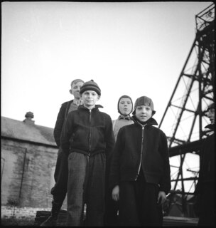 Vor Pittsburgh: | Kohle! - in den Kohlenfeldern der Frick Coal Co. - bei Mount Pleasant, Pennsylvania [Legende auf separatem Umschlag]