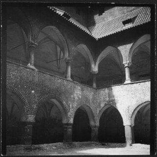 Ostpreussen, Heilsberg (Lidzbark Warminski): Schloss; Innenhof mit Rundbogen des Schlosses von Heilsberg