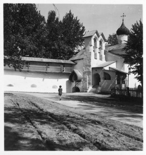 Estland, Petseri (Pechory): Kloster; Eingang zum Kloster