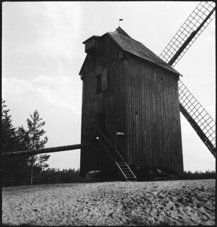 Lettland: Landschaft; Windmühle