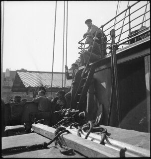 Finnland, Helsinki: Schiff; Menschen an Deck eines Schiffes